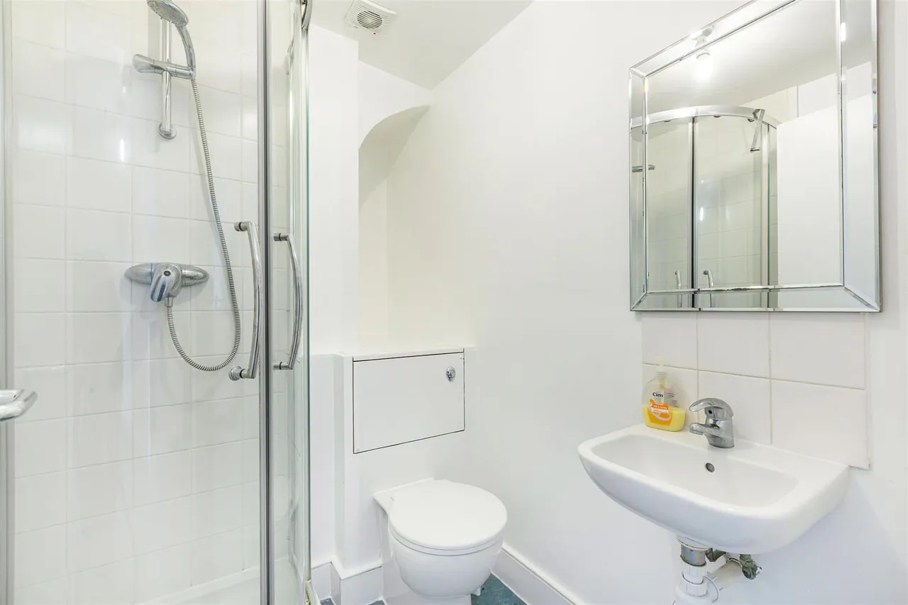 Roehampton High Street, Roehampton, SW15, photo 6