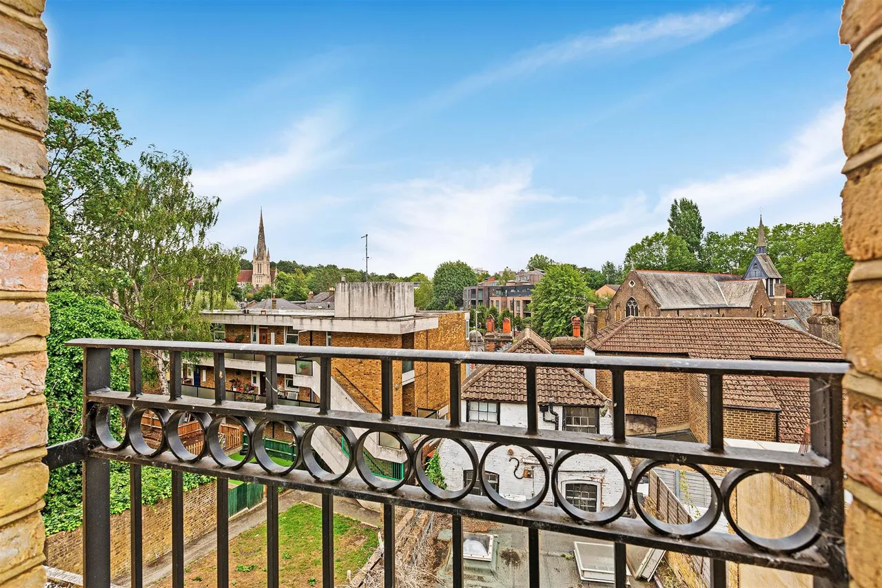 Roehampton High Street, Roehampton, SW15, photo 8