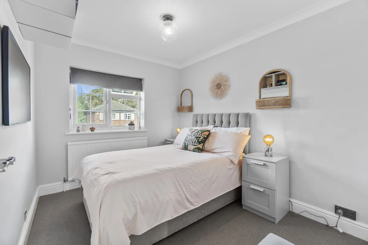 Shepperton, TW17, photo 11