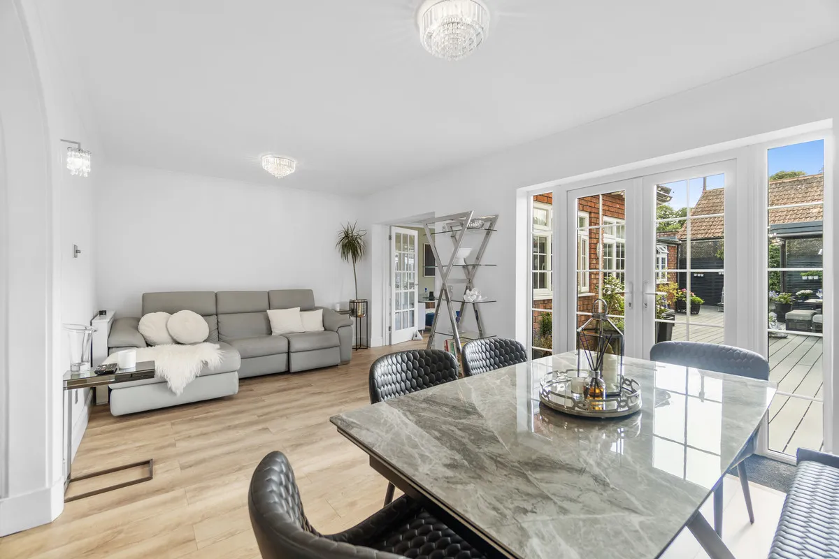 4 bed house for sale, Shepperton, TW17