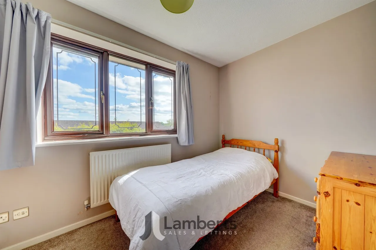 24 Terrys Close, Redditch, photo 10
