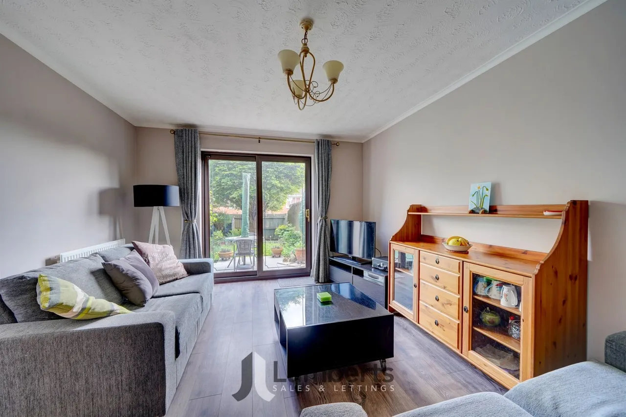24 Terrys Close, Redditch, photo 6