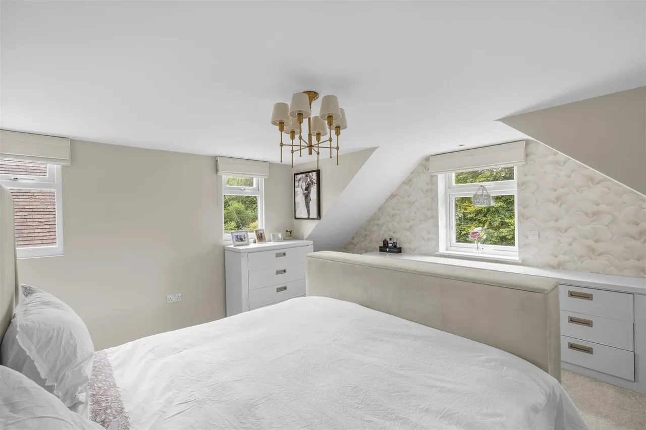 Warrendene Road, Hughenden Valley, HP14, photo 14