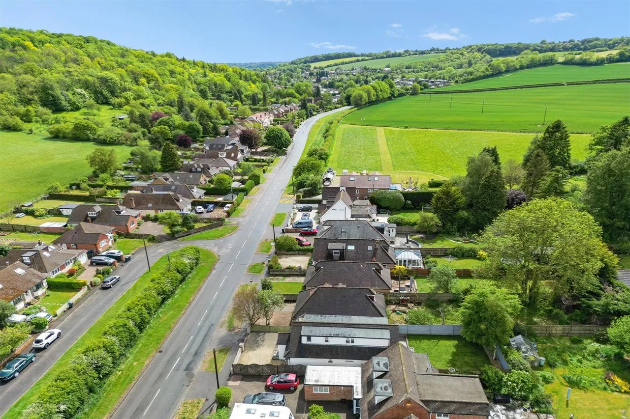 Warrendene Road, Hughenden Valley, HP14, photo 19