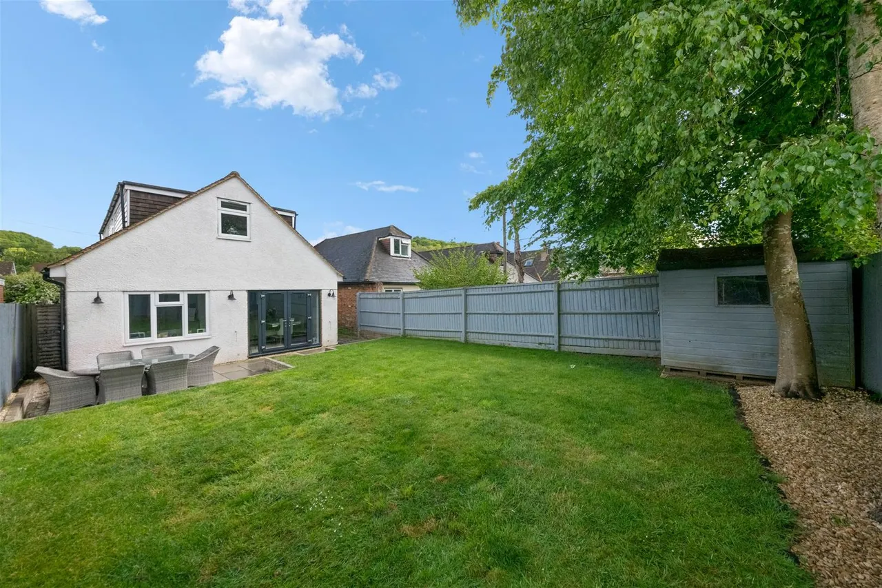 Warrendene Road, Hughenden Valley, HP14, photo 11