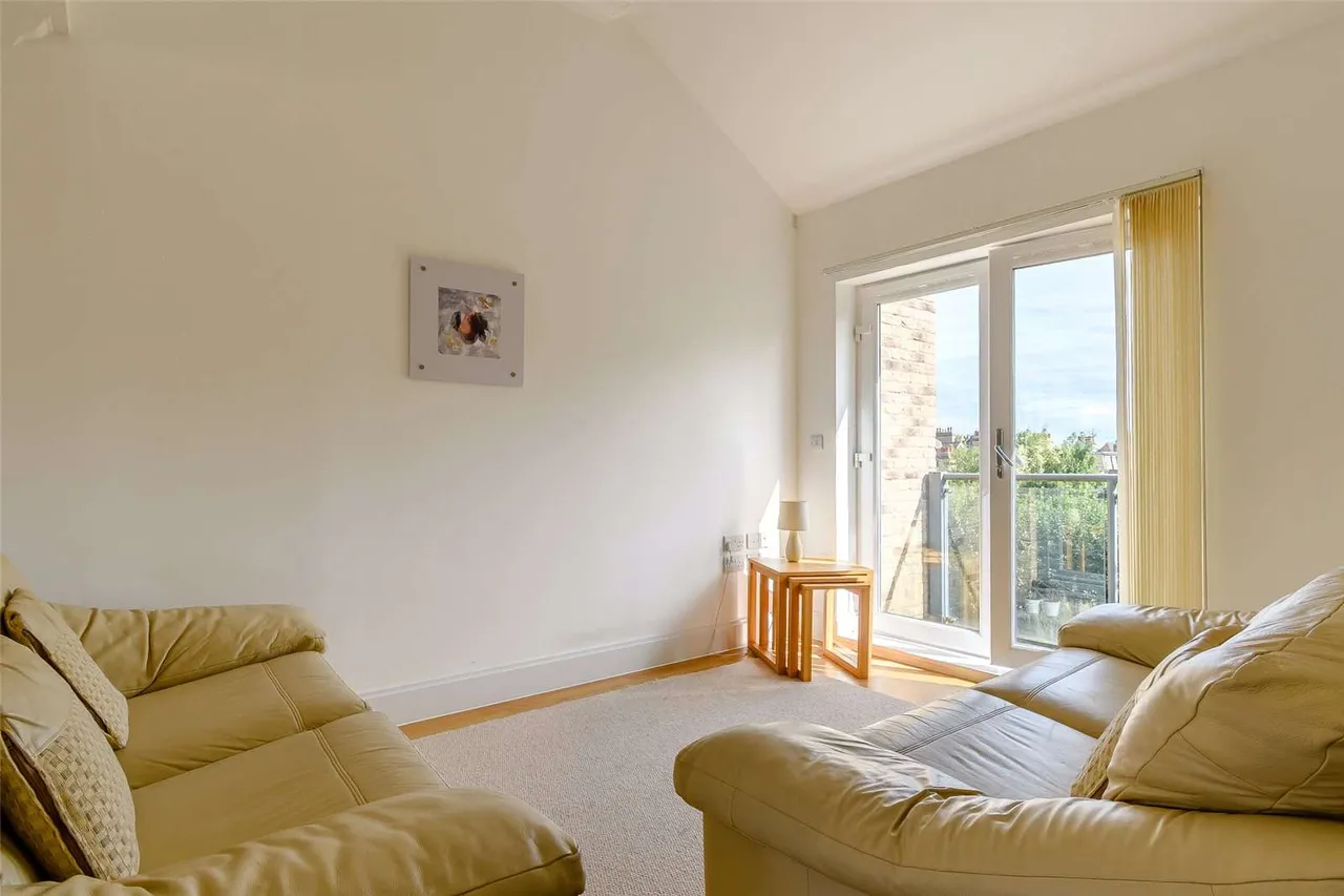Lynfield Court, Cambridge, Cambridgeshire, CB4 1DP, photo 3