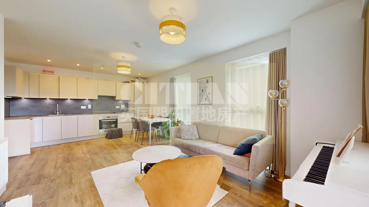 East Acton Lane, London, W3, photo 5