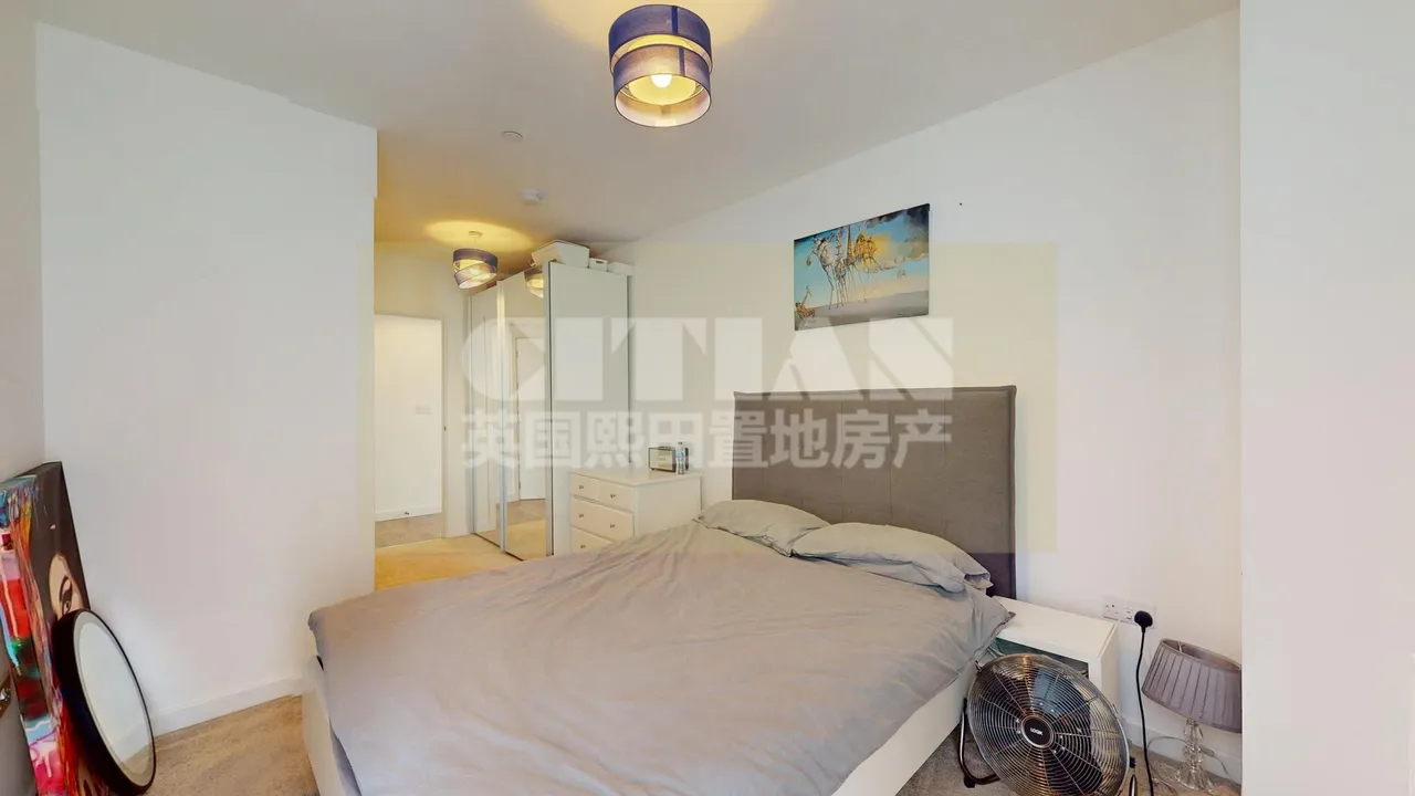 East Acton Lane, London, W3, photo 17