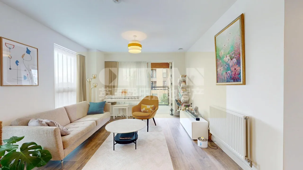 East Acton Lane, London, W3, photo 2