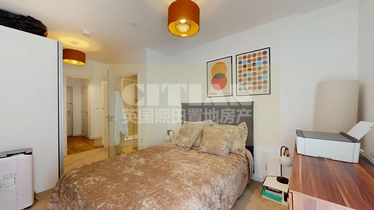 East Acton Lane, London, W3, photo 11