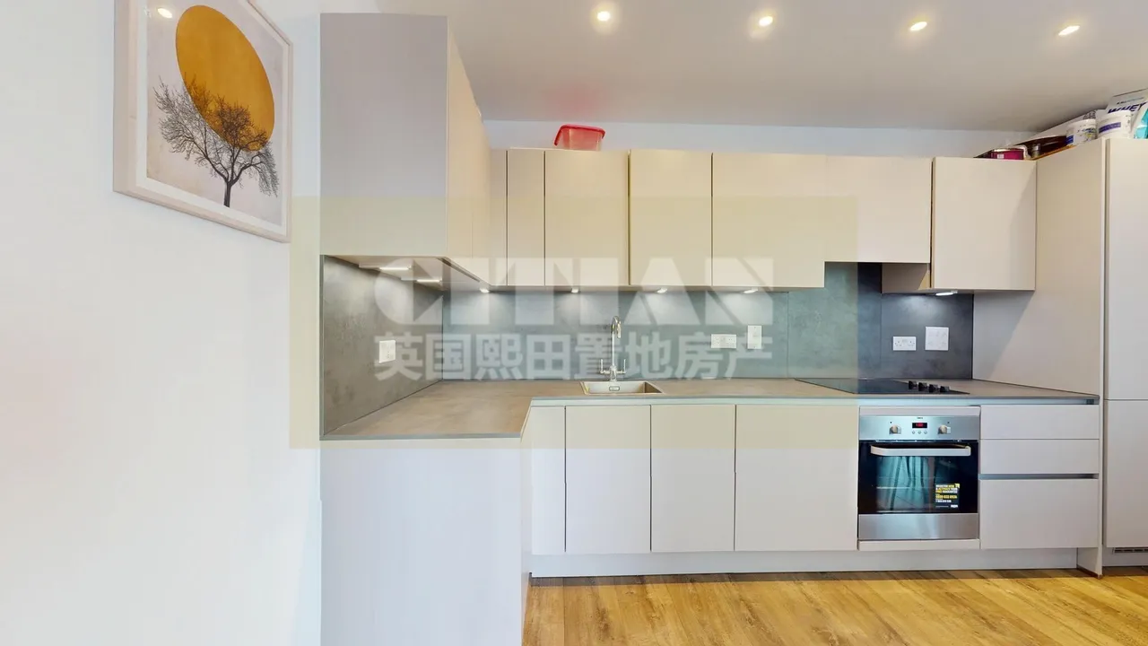 East Acton Lane, London, W3, photo 3