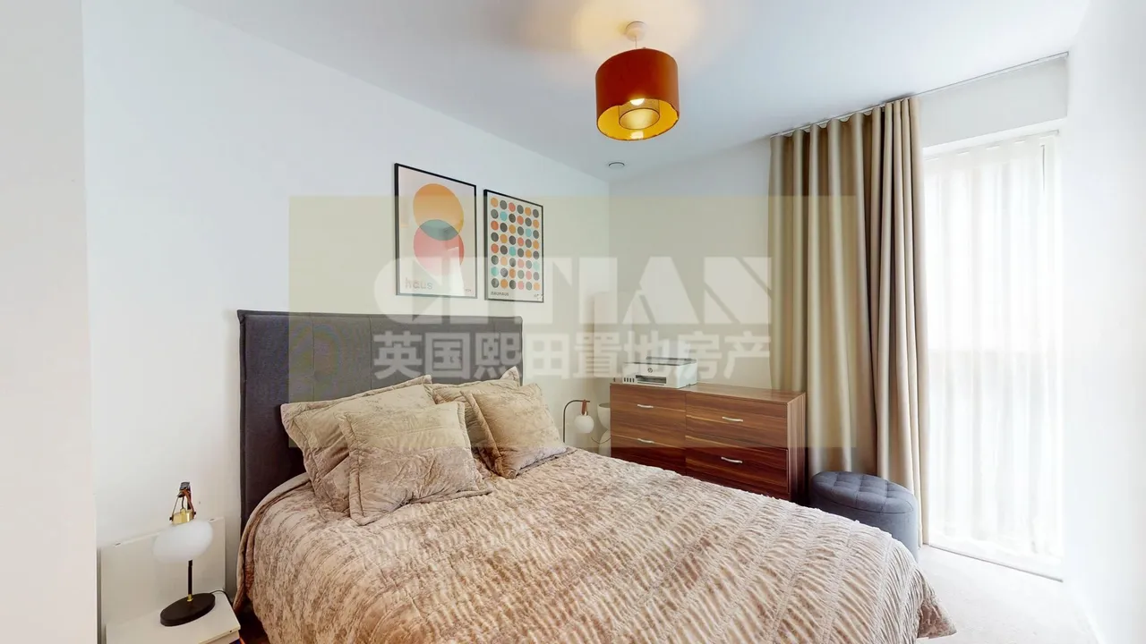 East Acton Lane, London, W3, photo 14
