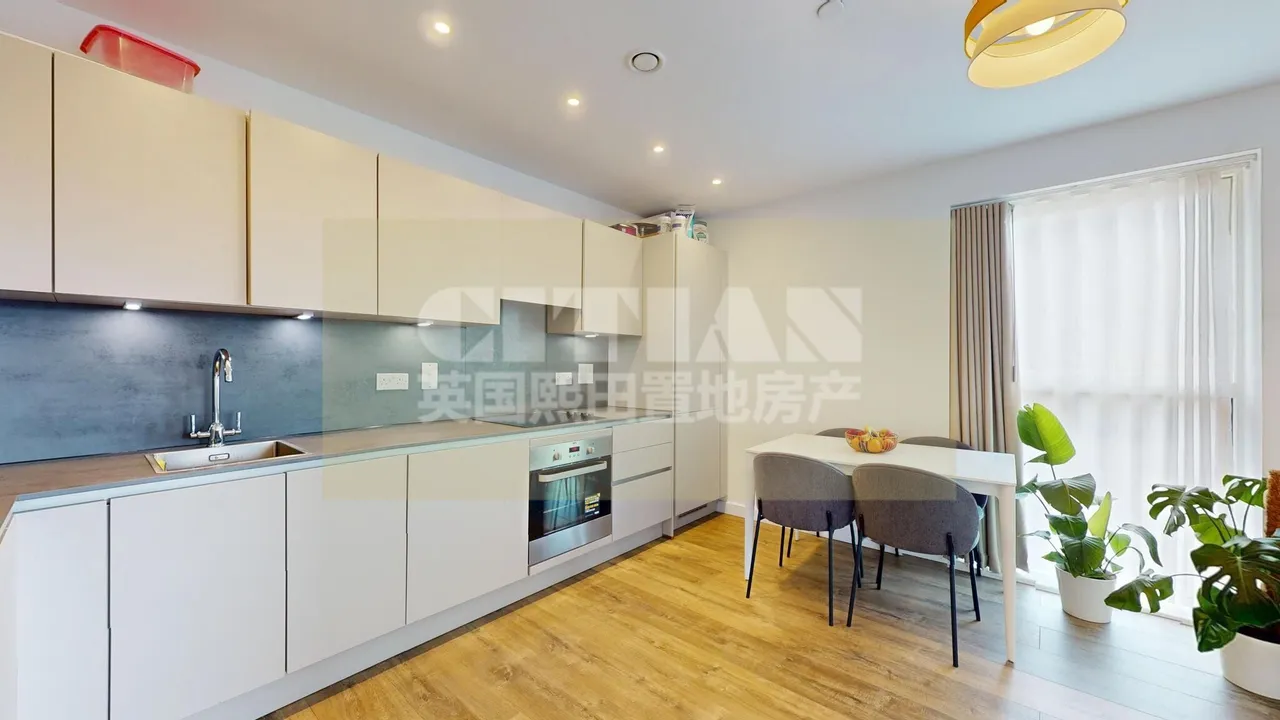 East Acton Lane, London, W3, photo 16