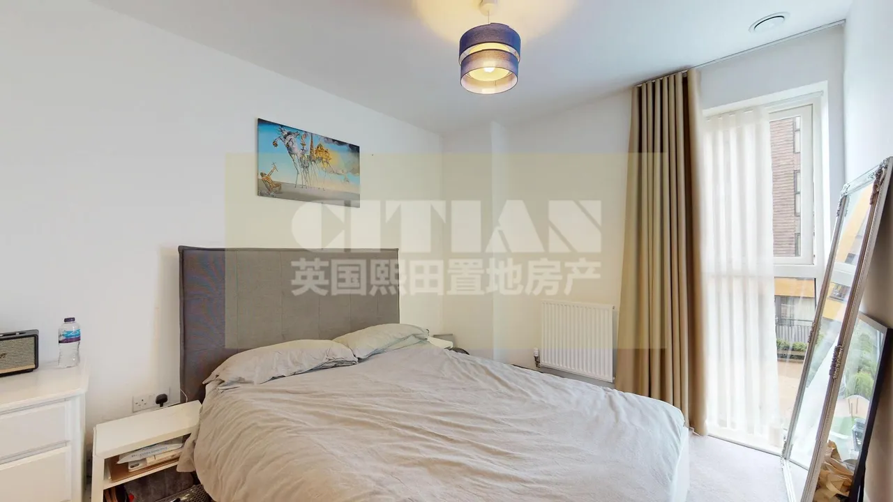 East Acton Lane, London, W3, photo 18