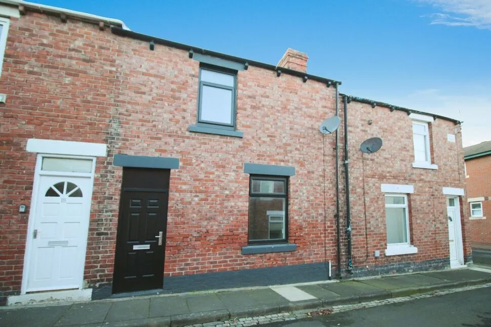 2 bed house to rent — Poplar Street, Chester Le Street, Durham, DH3