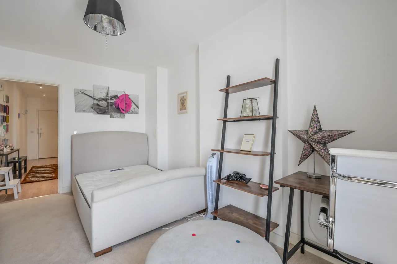 Flat 703, Blashill Court, 7 Pomfret Place, London, photo 3