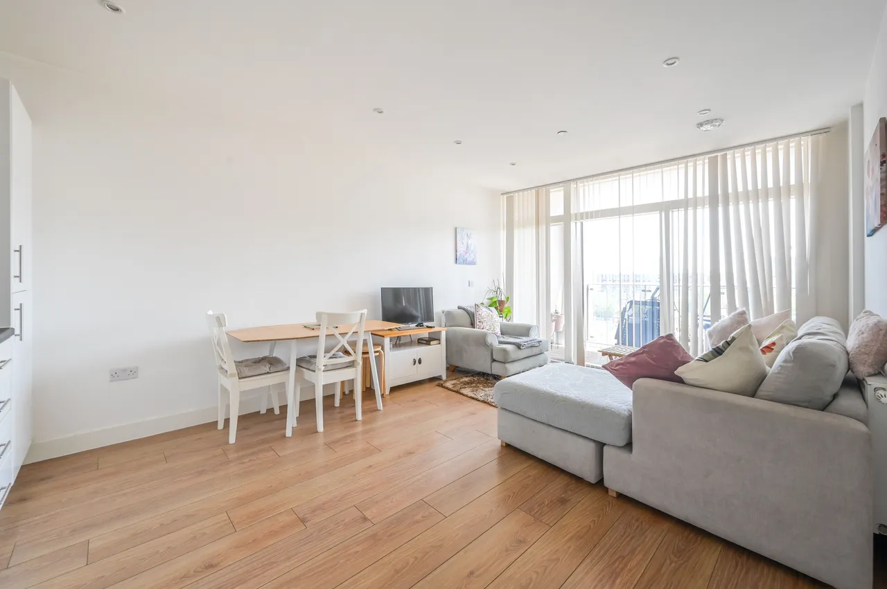 Flat 703, Blashill Court, 7 Pomfret Place, London, photo 6