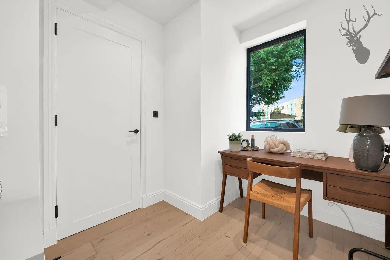 Morris Road, London, E14, photo 12