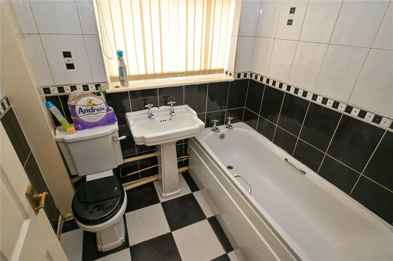 Winchester Gardens, Northfield, Birmingham, B31 2QB, photo 11