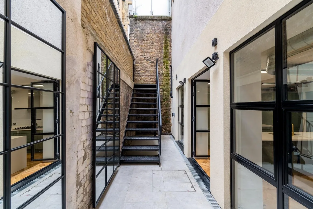Hatton Garden, London, EC1N, photo 4