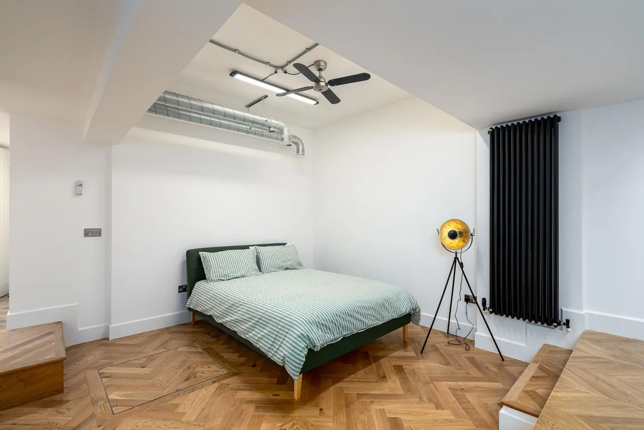 Hatton Garden, London, EC1N, photo 2