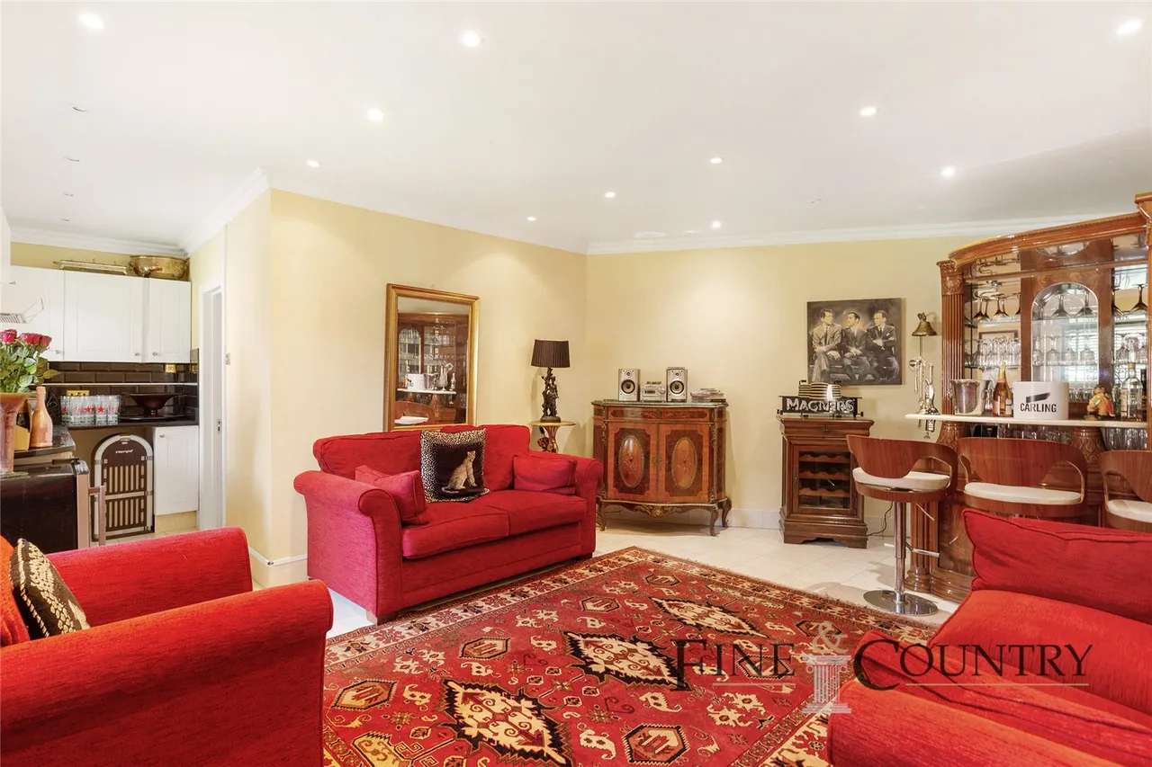 Henson Avenue, London, photo 12