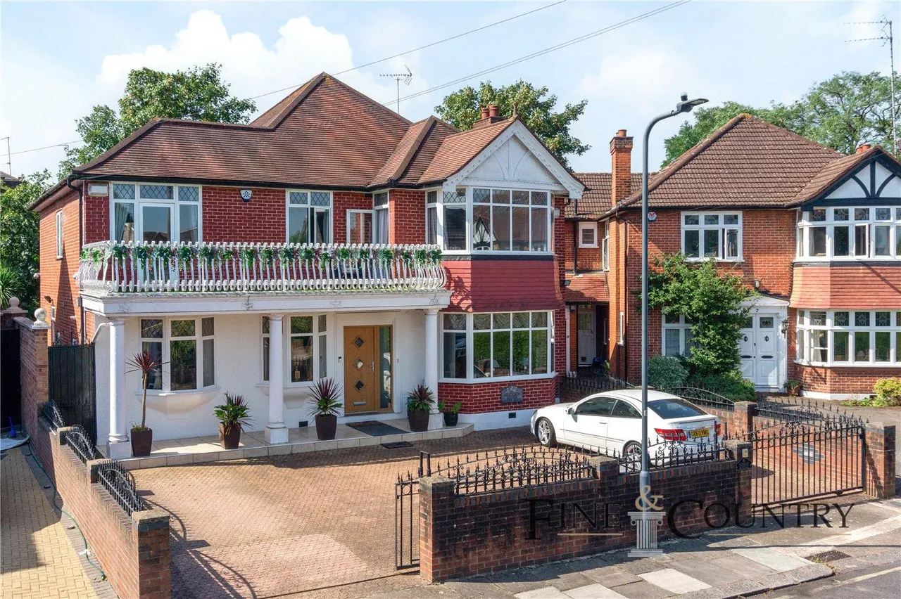 Henson Avenue, London, photo 32