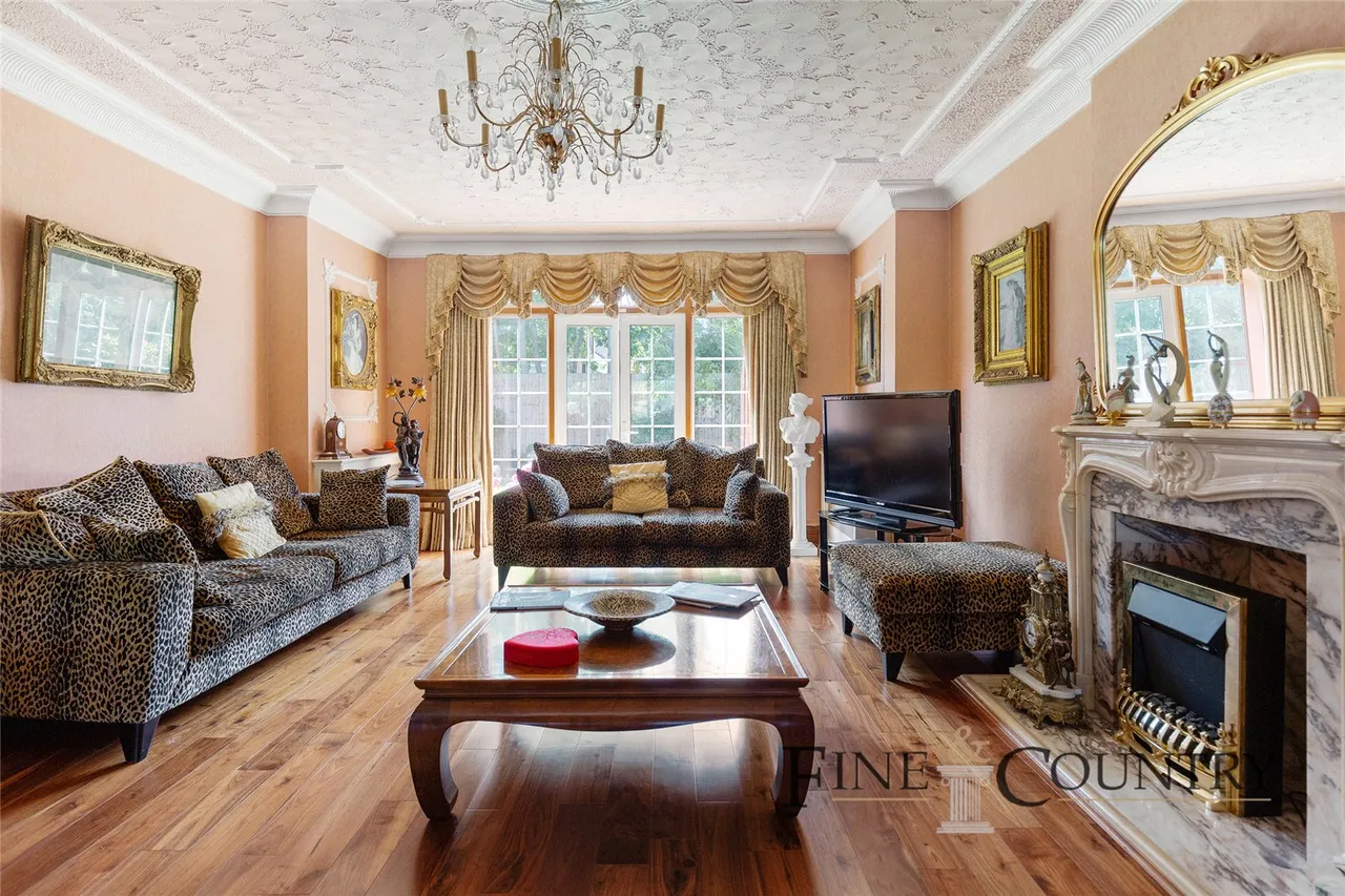 Henson Avenue, London, photo 3