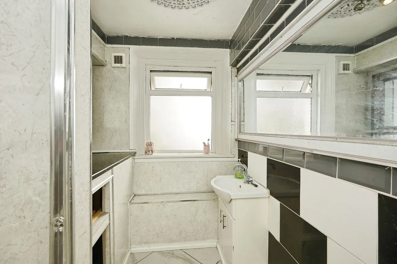 Cheriton Road, Folkestone, Kent, CT20, photo 31