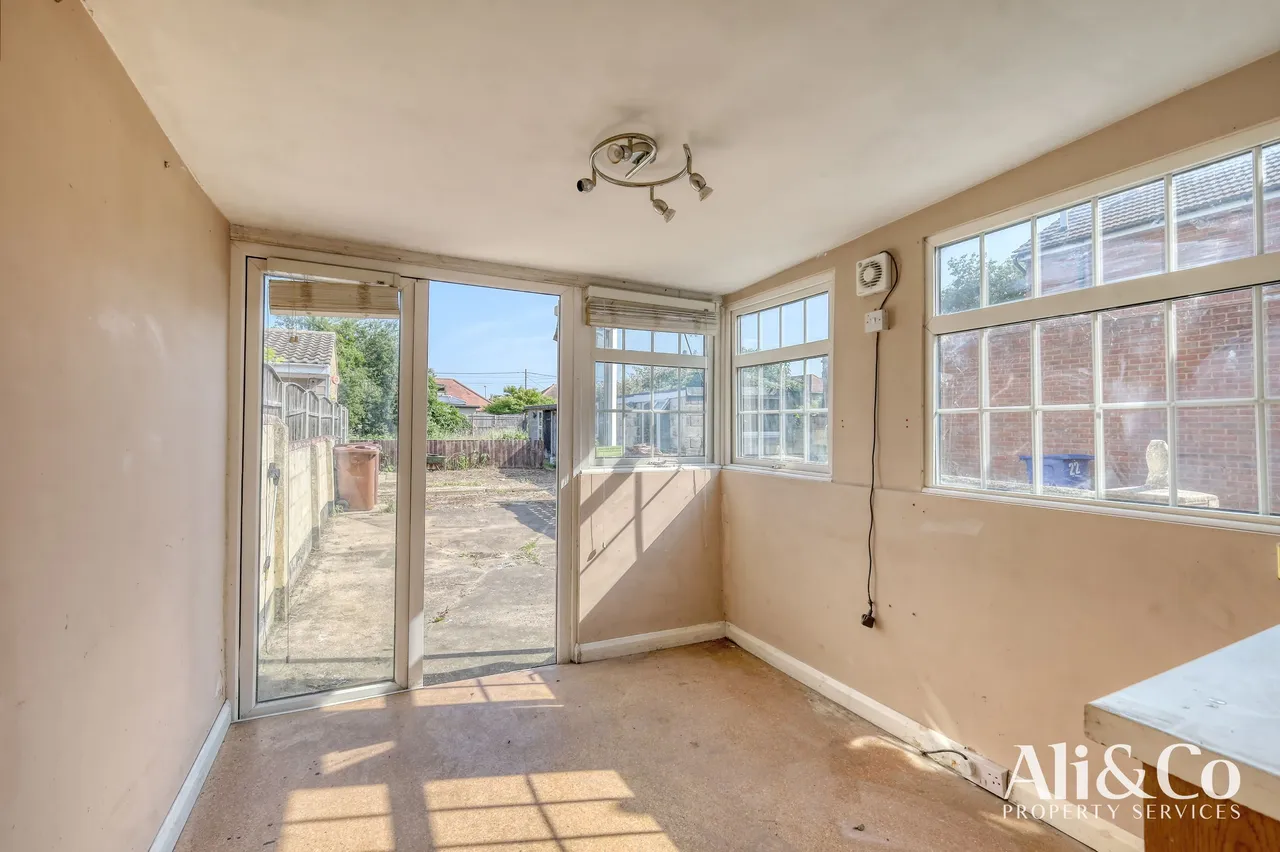 Nelson Road, South Ockendon, Essex, RM15 6PX, photo 11
