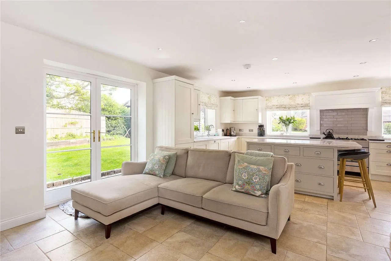 Village Road, Dunham On The Hill, Frodsham, WA6 0NN, photo 9