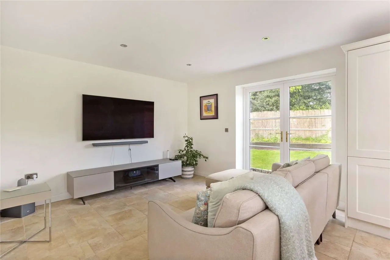 Village Road, Dunham On The Hill, Frodsham, WA6 0NN, photo 10