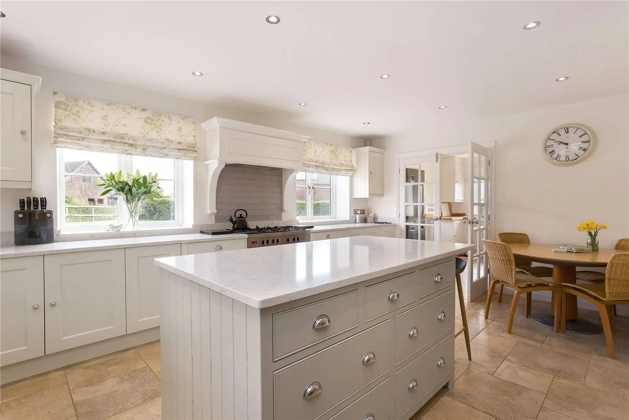 Village Road, Dunham On The Hill, Frodsham, WA6 0NN, photo 7