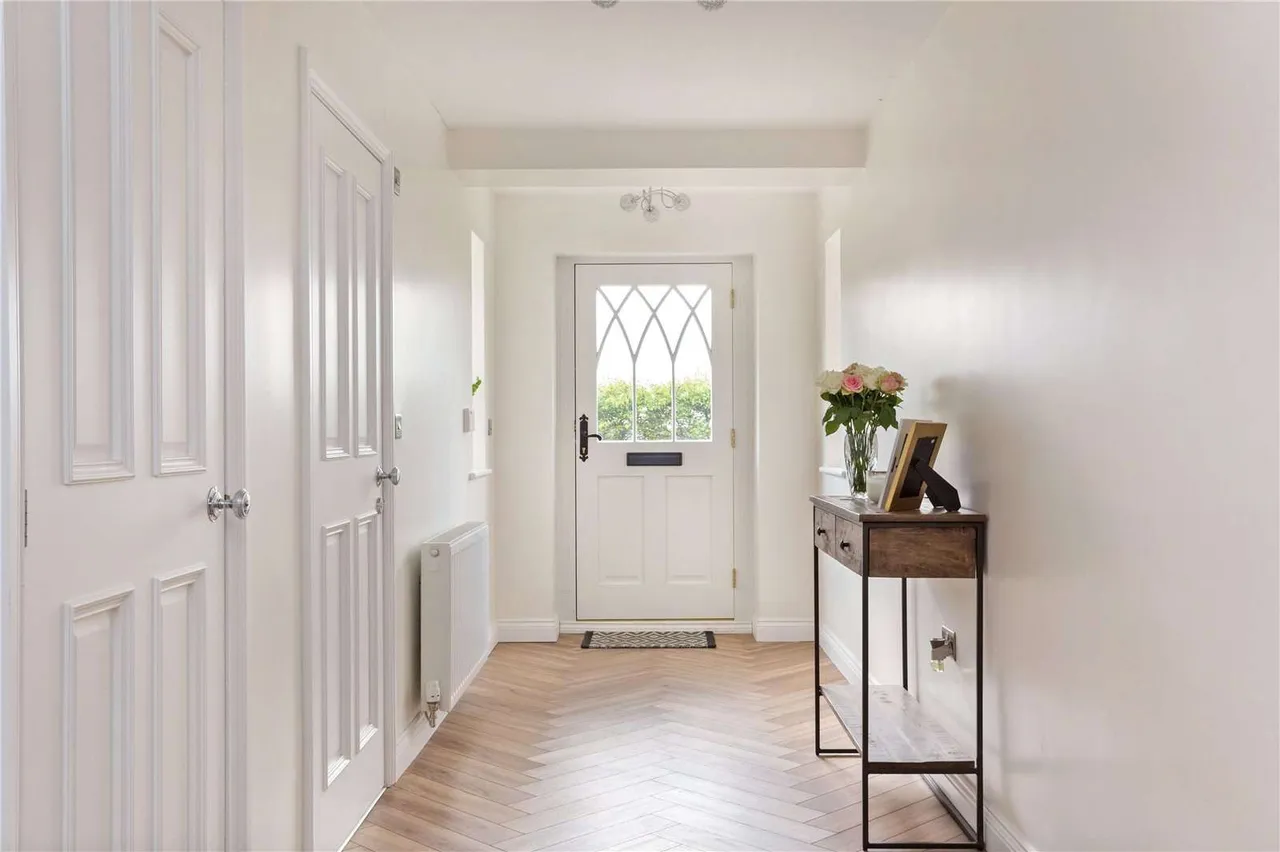 Village Road, Dunham On The Hill, Frodsham, WA6 0NN, photo 6
