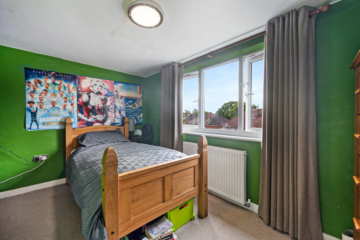 Bramhall, SK7, photo 12