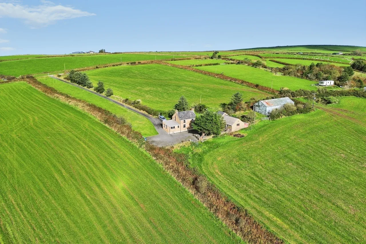 3 bed house for sale, Nr Sarn Mellteyrn, Llyn Peninsula, LL53
