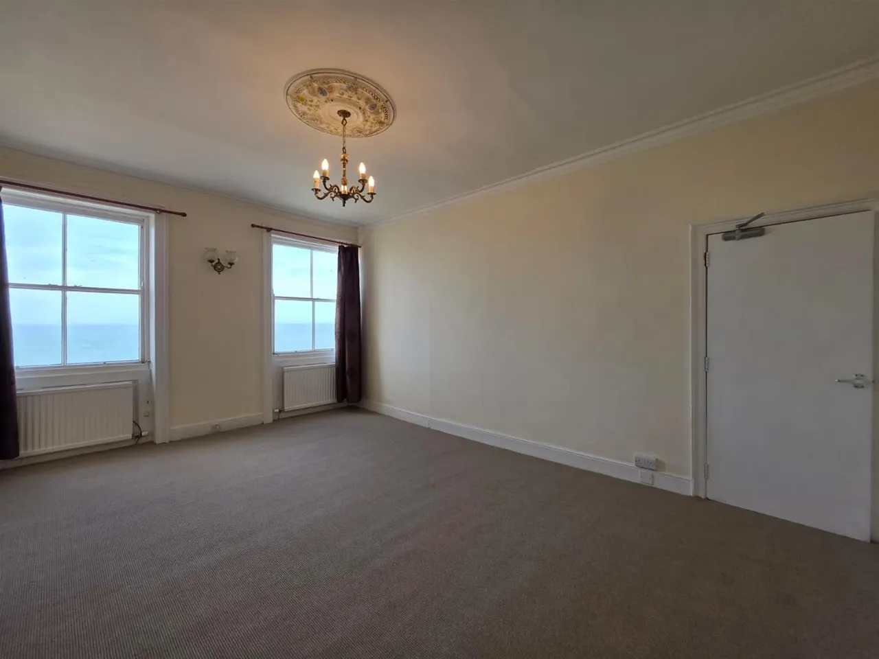 22 Esplanade, Scarborough YO11 2AQ, photo 4