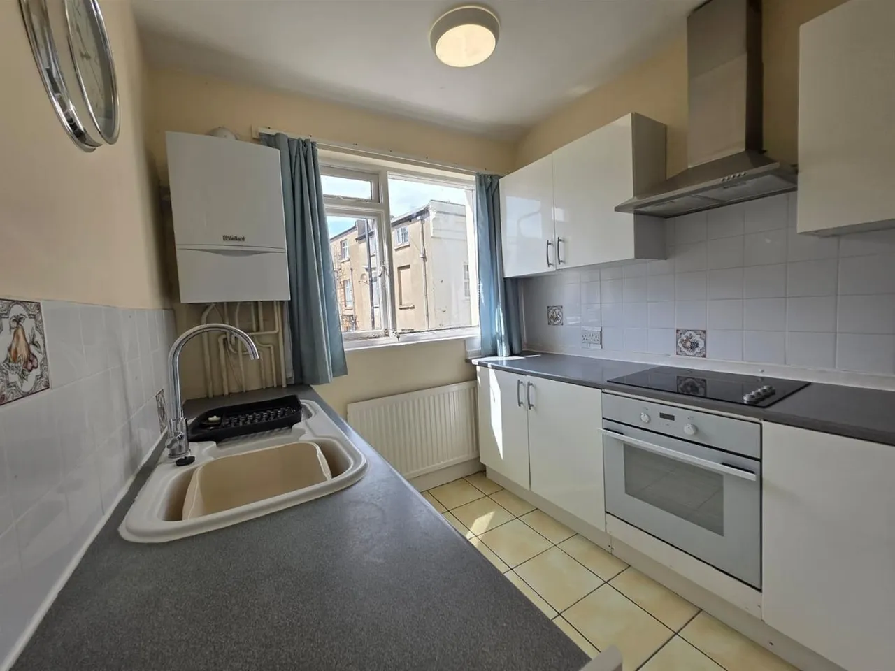 22 Esplanade, Scarborough YO11 2AQ, photo 5