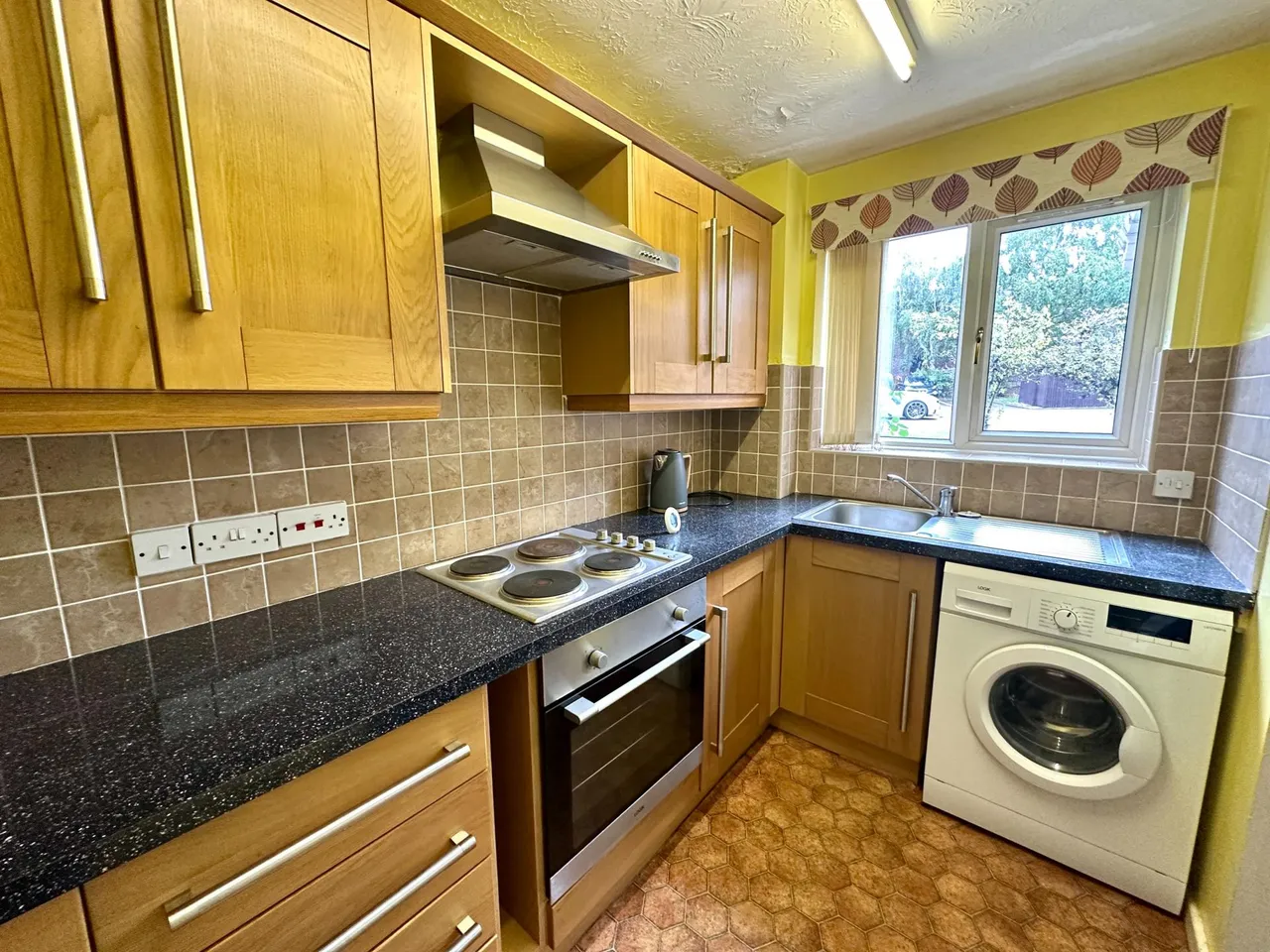 Avern Close, Great Bridge, Tipton, DY4, photo 5