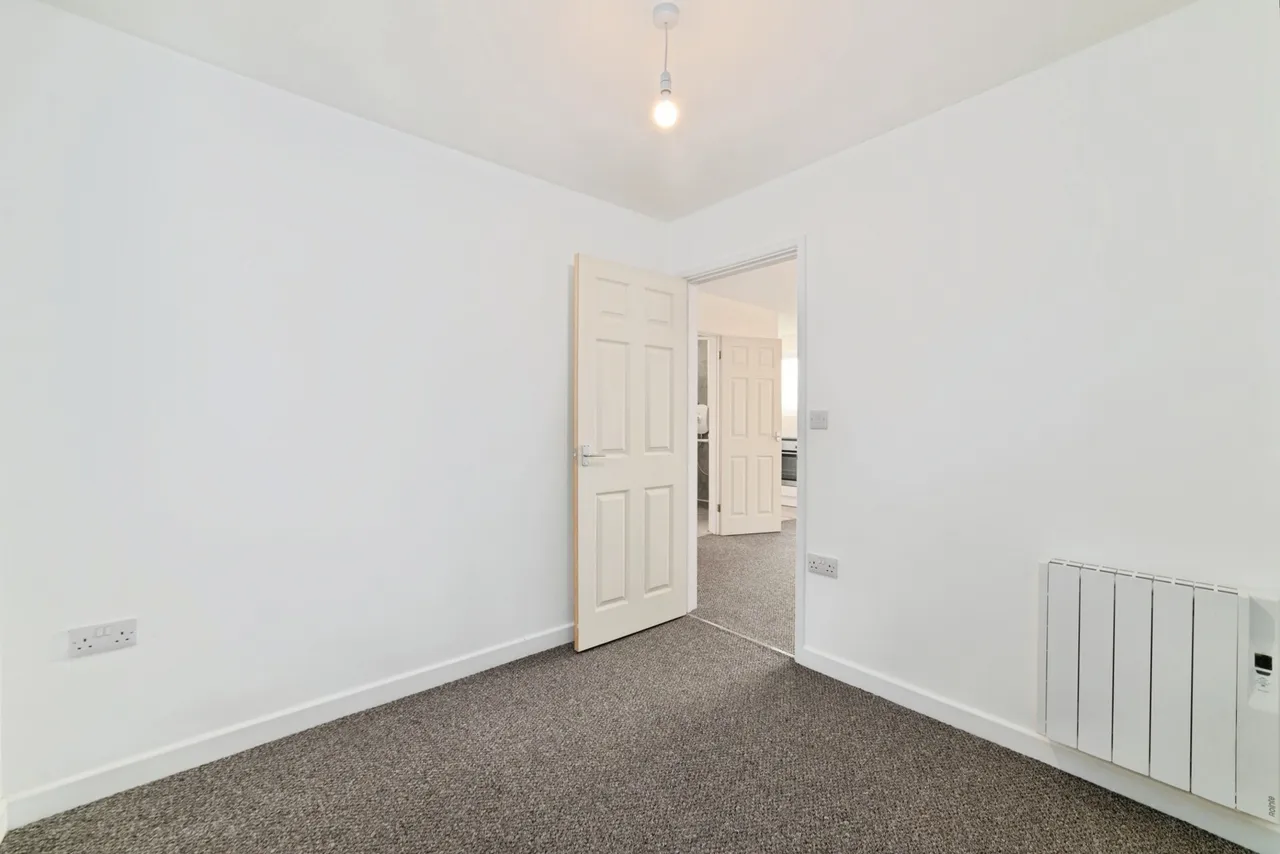 Seaview Crescent, Goodwick, SA64, photo 18