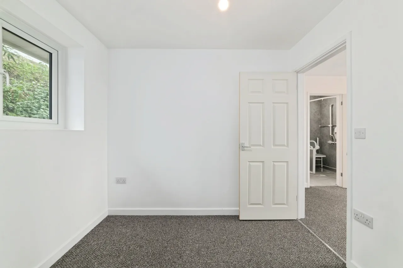 Seaview Crescent, Goodwick, SA64, photo 19
