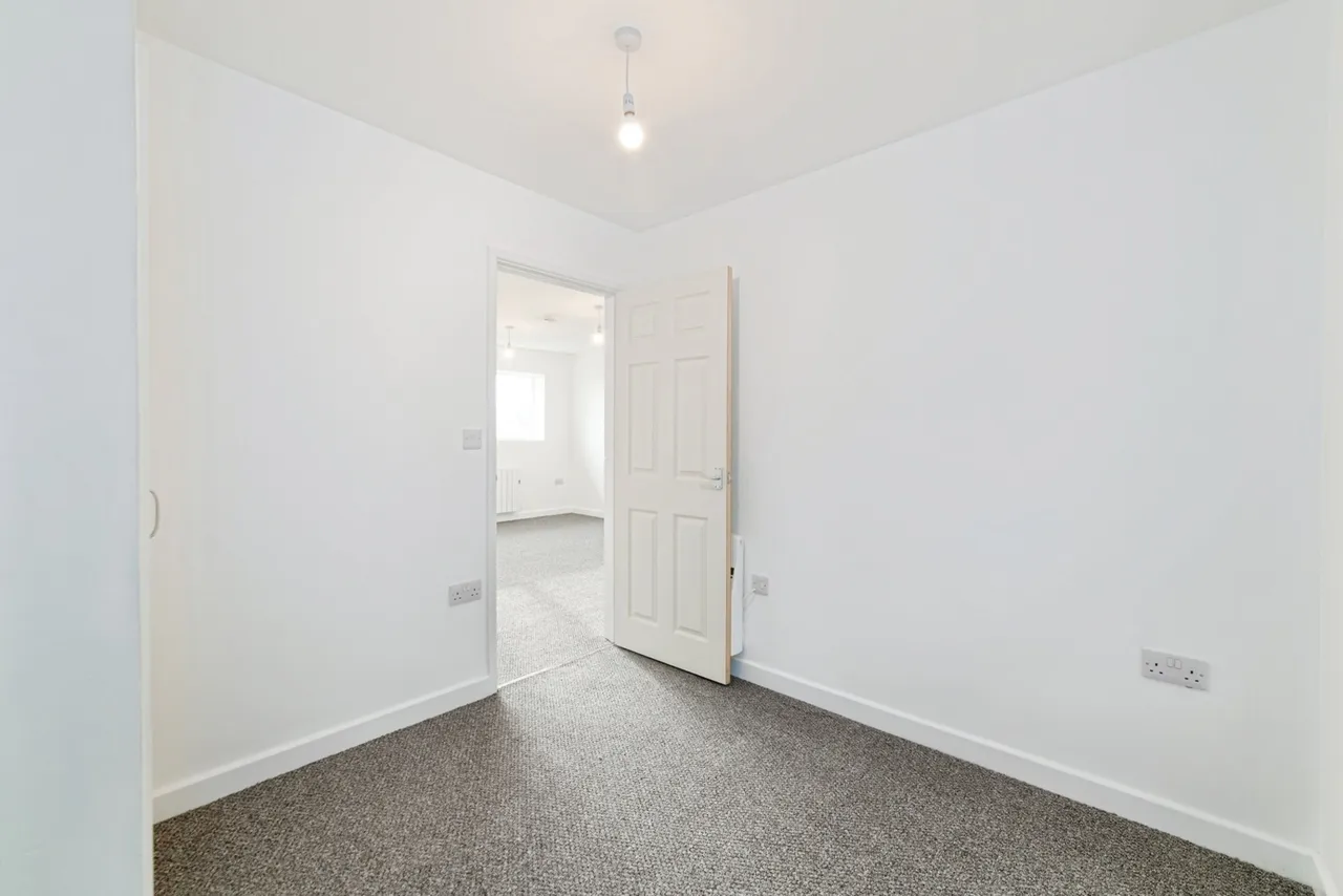 Seaview Crescent, Goodwick, SA64, photo 17