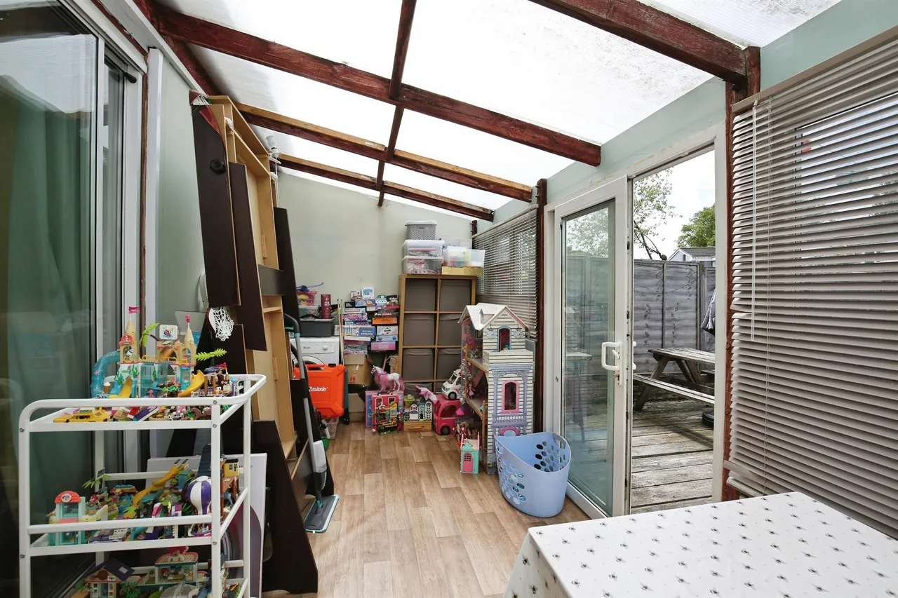 Raybrook Crescent, Swindon, photo 5