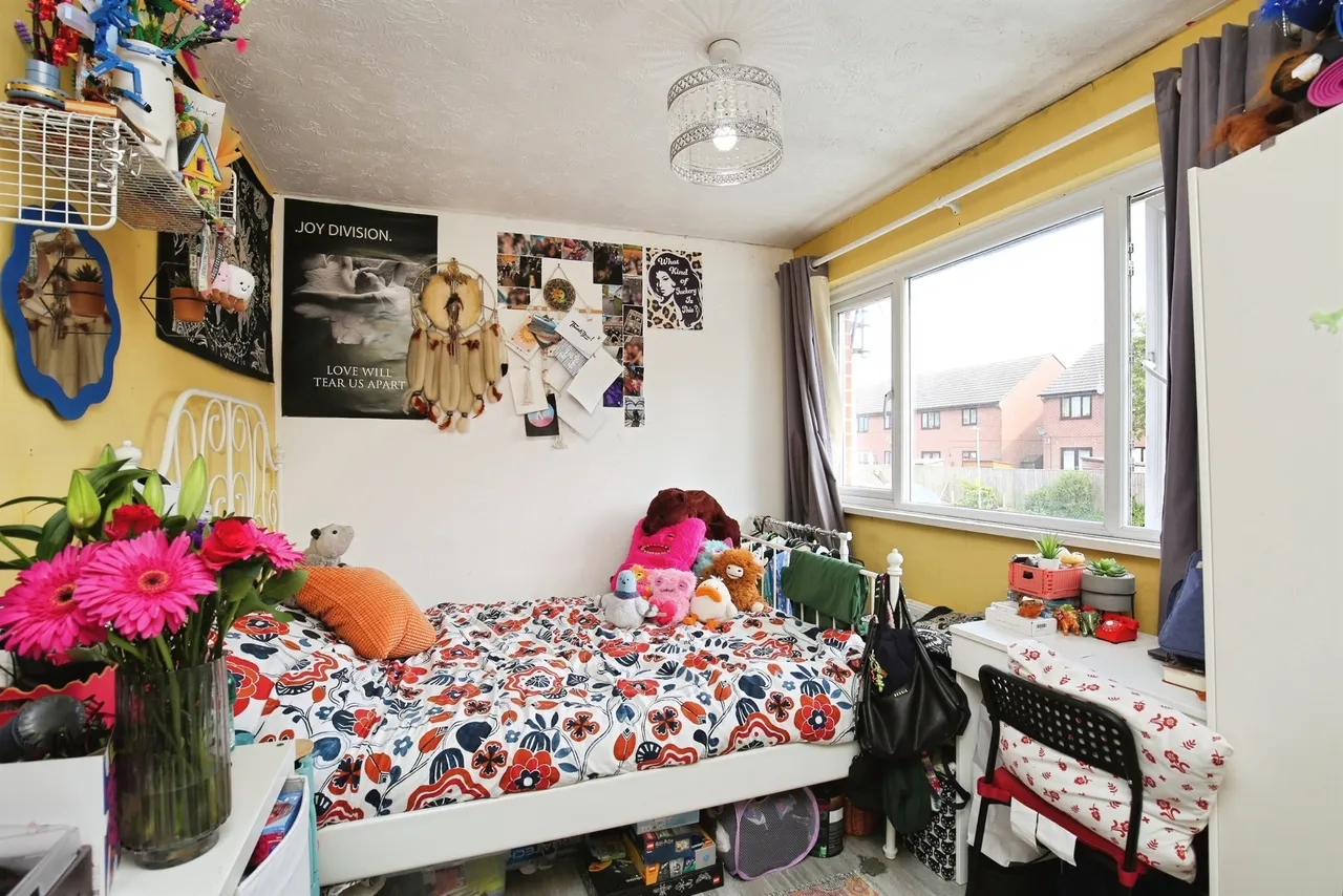 Raybrook Crescent, Swindon, photo 8