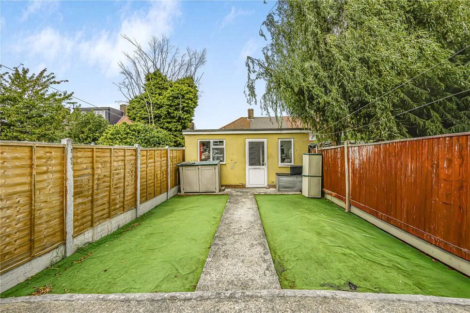 Ivyhouse Road, Dagenham, RM9, photo 9