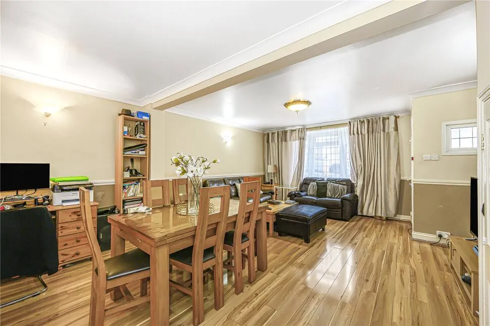 Ivyhouse Road, Dagenham, RM9, photo 2
