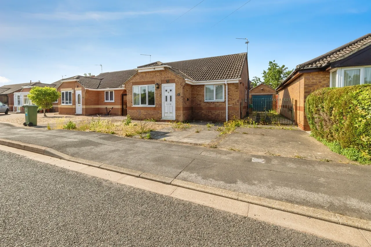 2 bed house for sale — Aldergrove Crescent, Lincoln