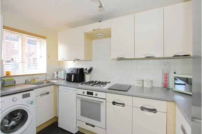 Jutland Crescent, Andover, SP10, photo 5
