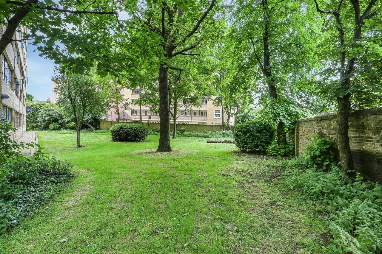 Daren Court, Carleton Road, London, photo 11