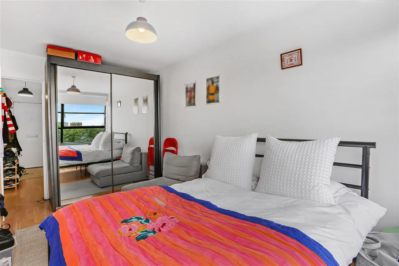 Daren Court, Carleton Road, London, photo 5
